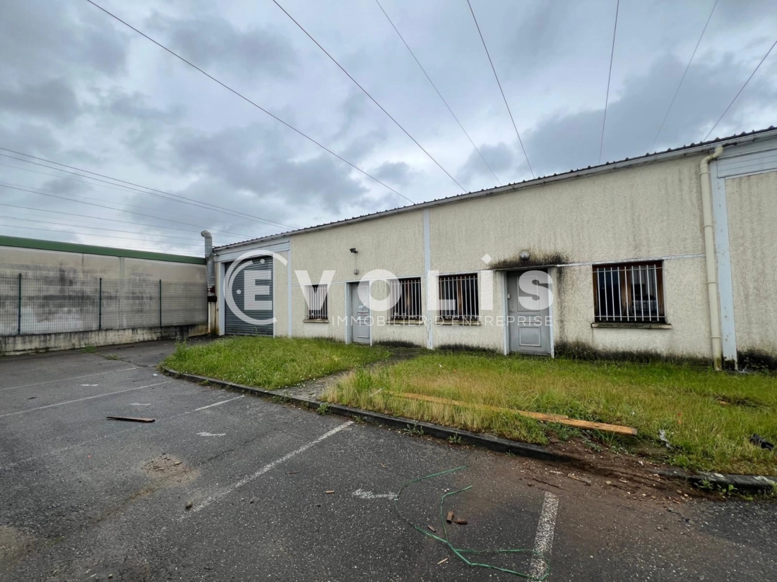 Photo 1 – location Entrepôts / activités	JONAGE (69330)