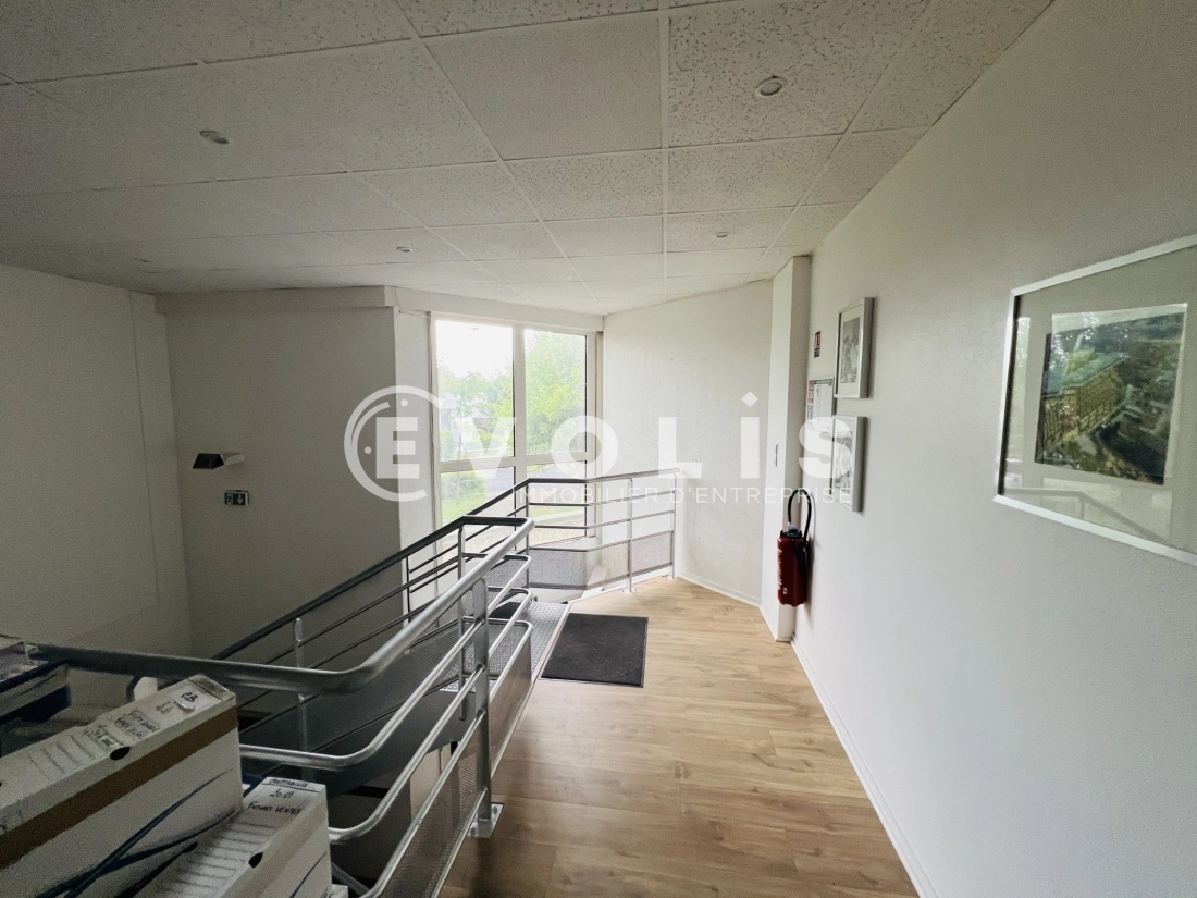 Photo 6 – vente Entrepôts / activités	SAINT THIBAULT DES VIGNES (77400)