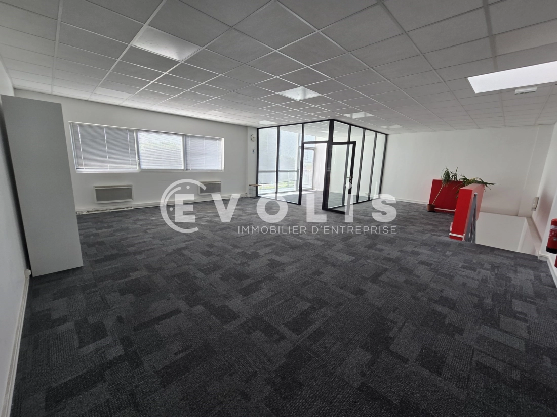 Photo 7 – location Entrepôts / activités	VILLEBON SUR YVETTE (91140)