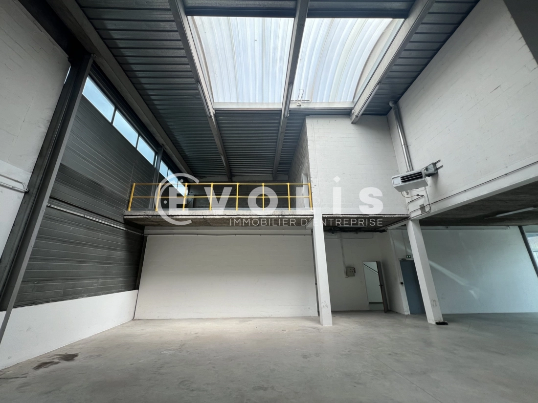 Photo 2 – location Entrepôts / activités	VALENTON (94460)