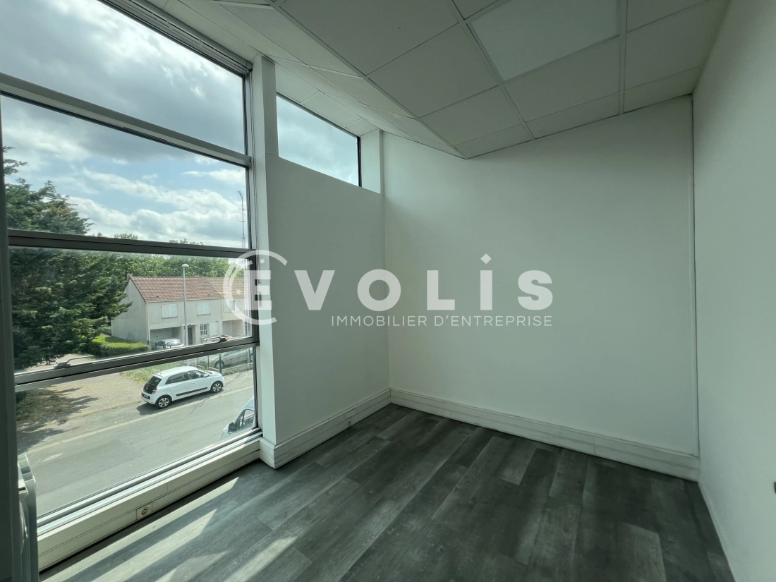 Photo 13 – location Entrepôts / activités	VALENTON (94460)