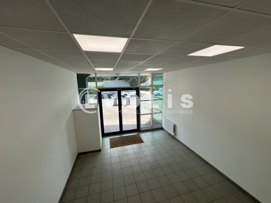 Photo 9 – location Entrepôts / activités	VALENTON (94460)