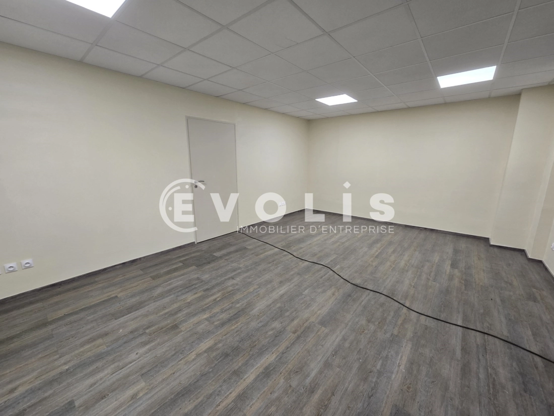 Photo 7 – location Entrepôts / activités	MORANGIS (91420)