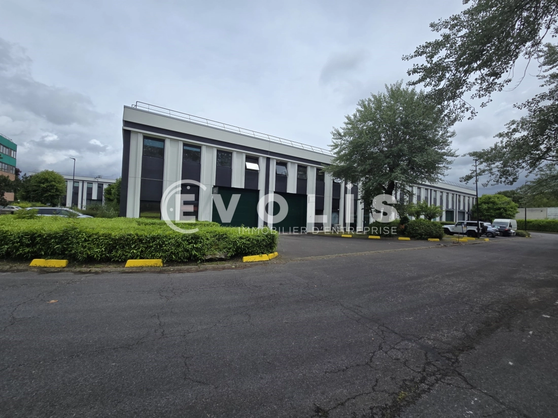 Photo 1 – location Entrepôts / activités	VERRIERES LE BUISSON (91370)