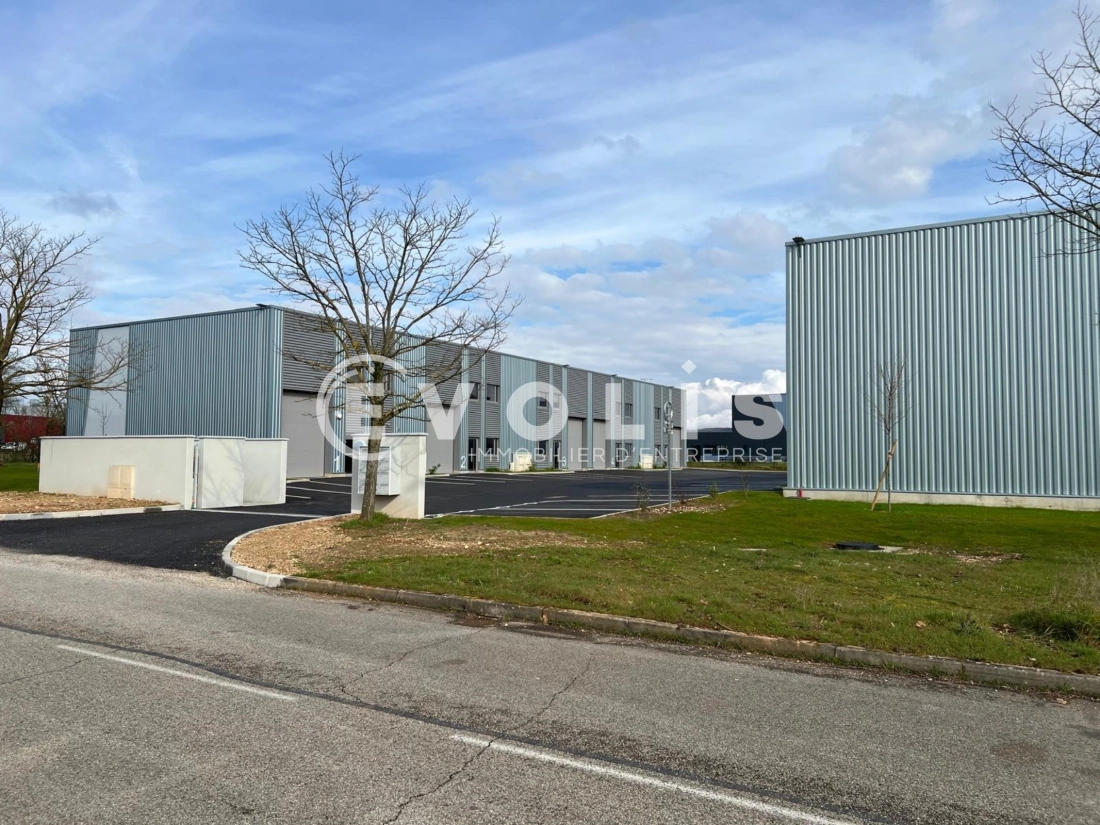 Photo 6 – vente Entrepôts / activités	SAINT VULBAS (01150)