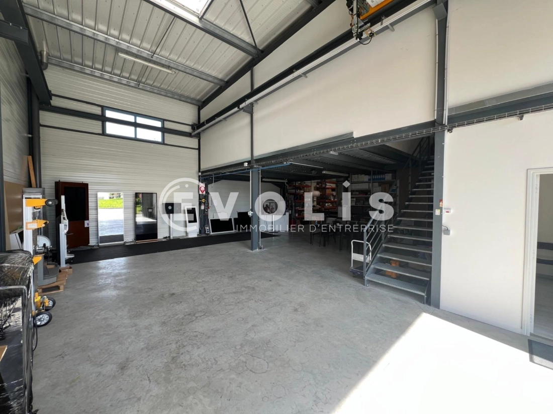 Photo 9 – vente Entrepôts / activités	BLYES (01150)
