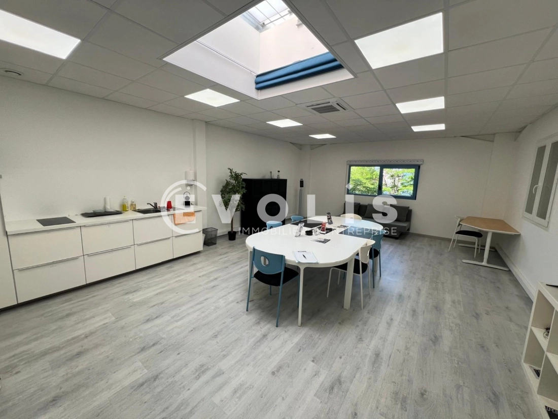 Photo 10 – vente Entrepôts / activités	BLYES (01150)