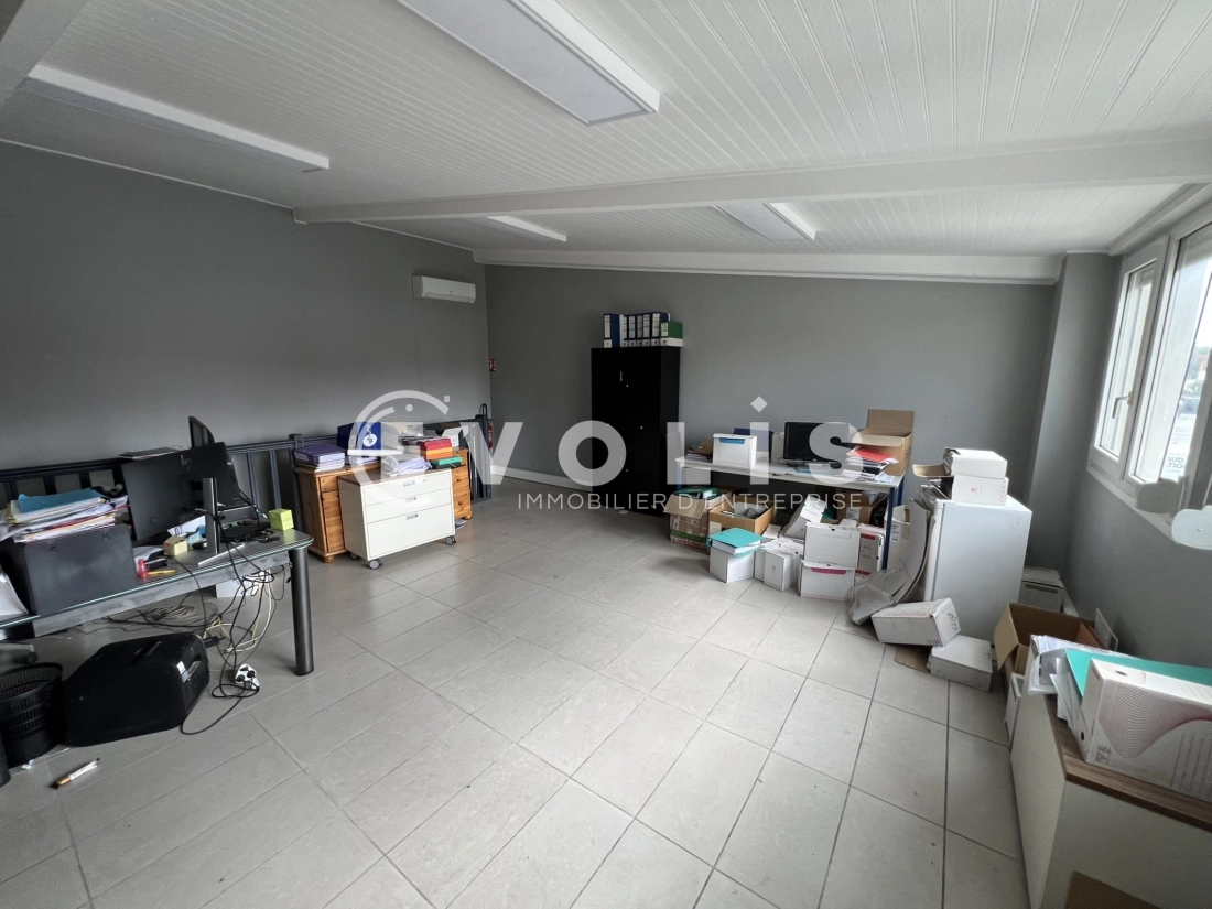 Photo 10 – location Entrepôts / activités	DECINES CHARPIEU (69150)