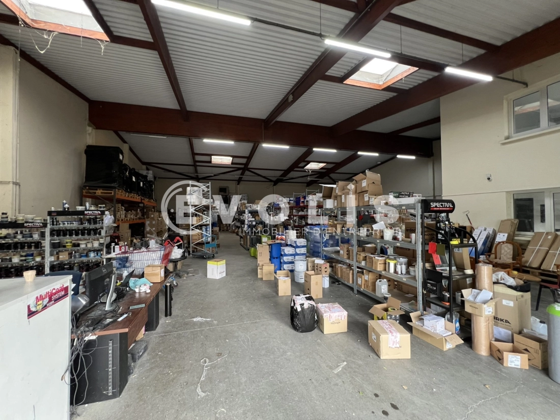 Photo 6 – location Entrepôts / activités	DECINES CHARPIEU (69150)