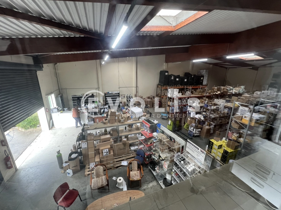 Photo 9 – location Entrepôts / activités	DECINES CHARPIEU (69150)