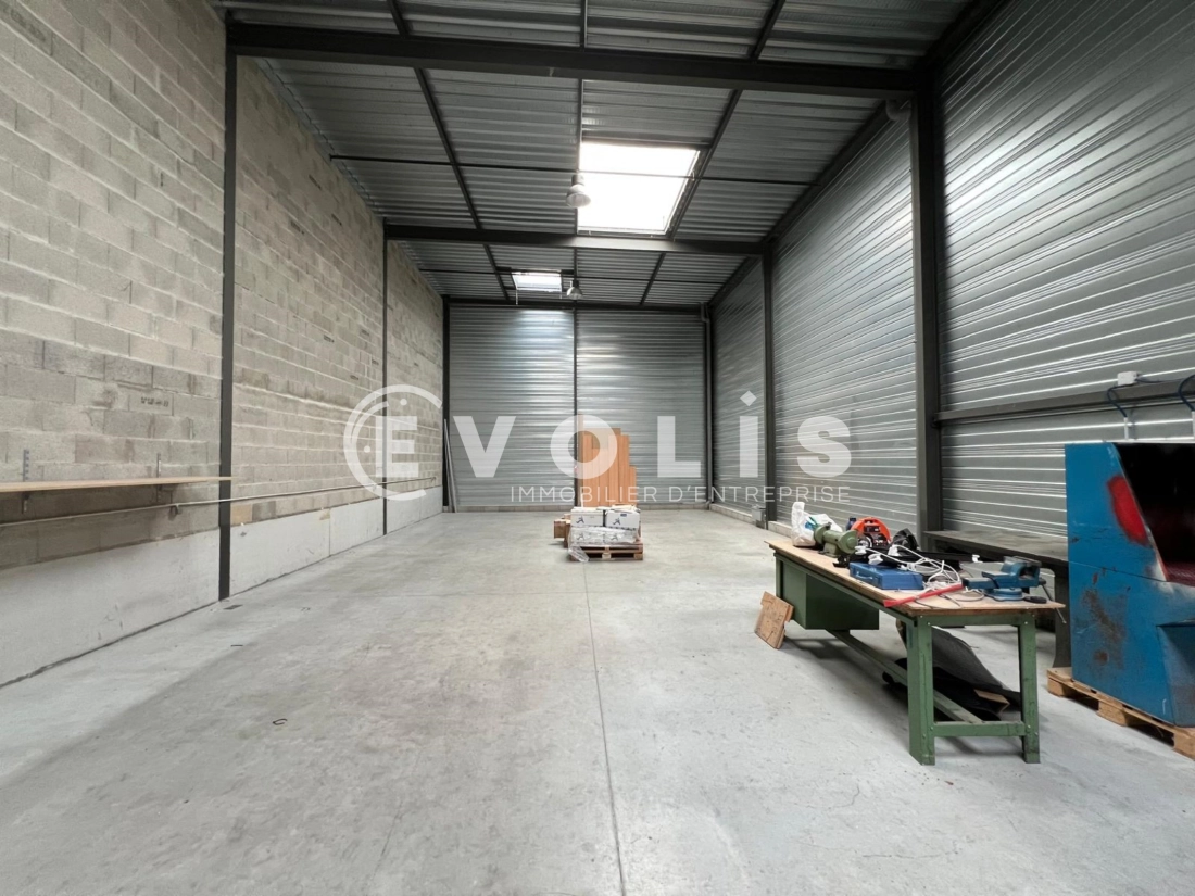 Photo 3 – vente Entrepôts / activités	CHAPONOST (69630)