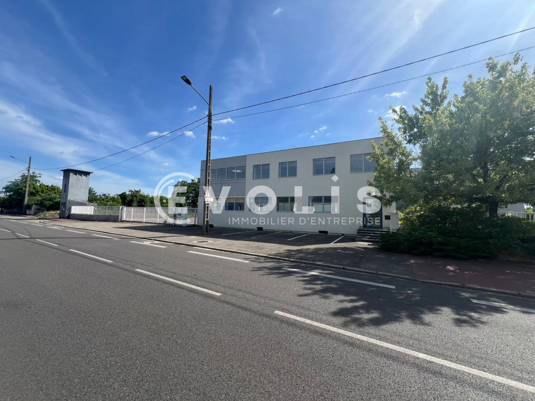 Photo 14 – location Entrepôts / activités	SAINT PRIEST (69800)