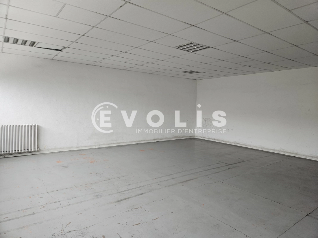 Photo 7 – location Entrepôts / activités	VILLEBON SUR YVETTE (91140)