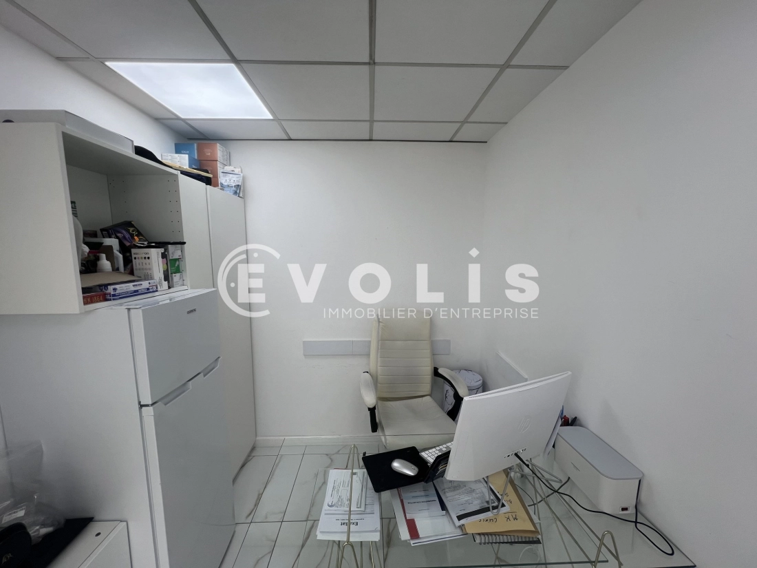 Photo 9 – location Locaux commerciaux	SAINT MAUR DES FOSSES (94100)