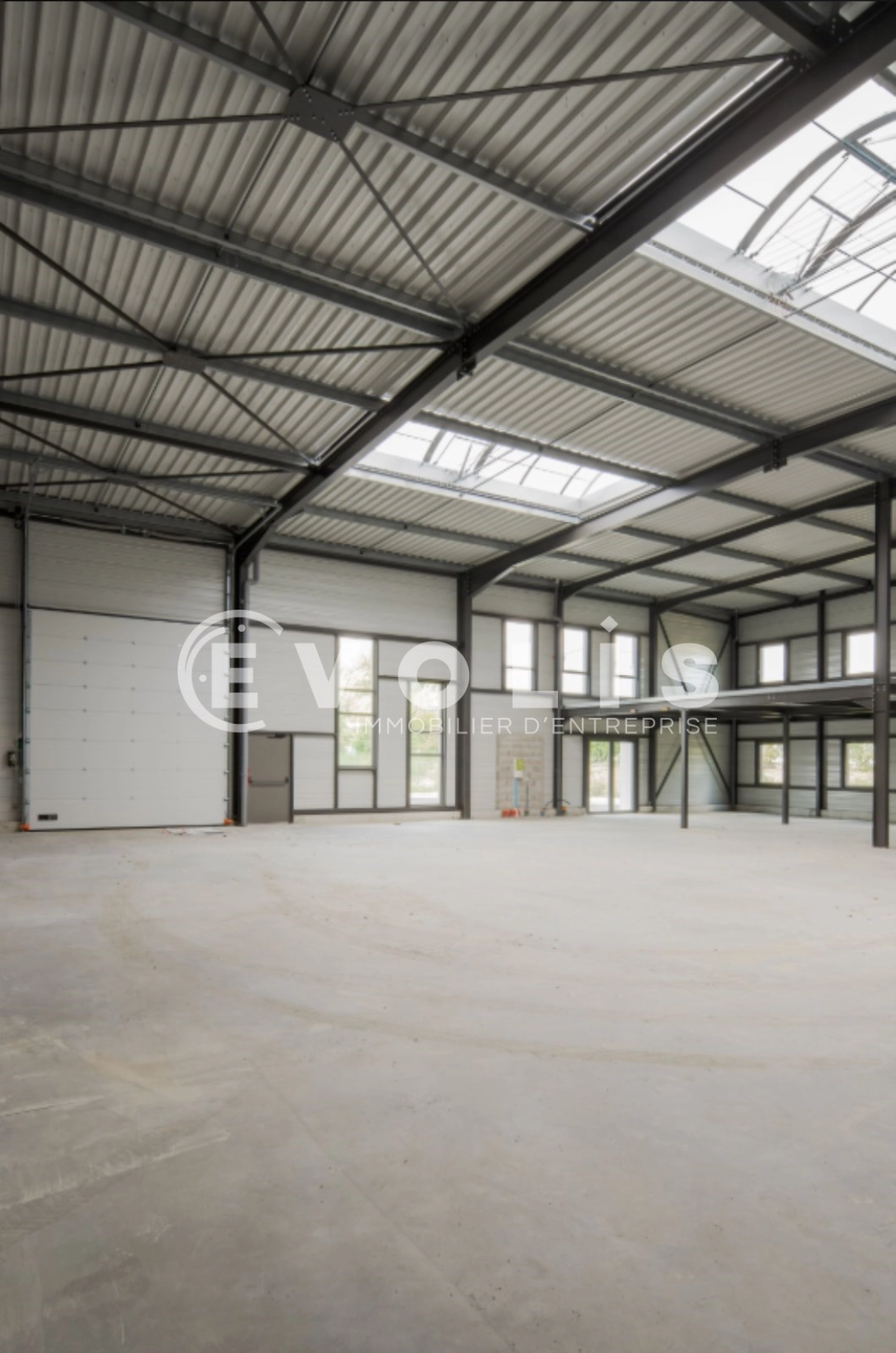 Photo 6 – location Entrepôts / activités	TREVOUX (01600)
