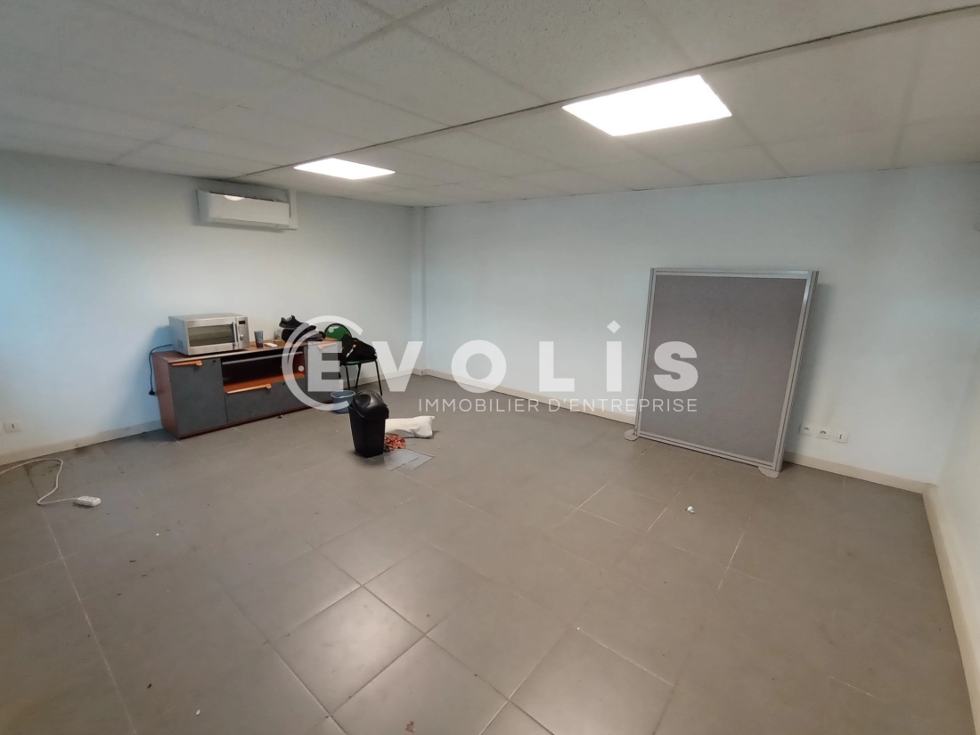 Photo 5 – location Entrepôts / activités	VENISSIEUX (69200)