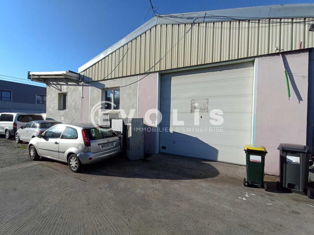 Photo 1 – location Entrepôts / activités	VENISSIEUX (69200)
