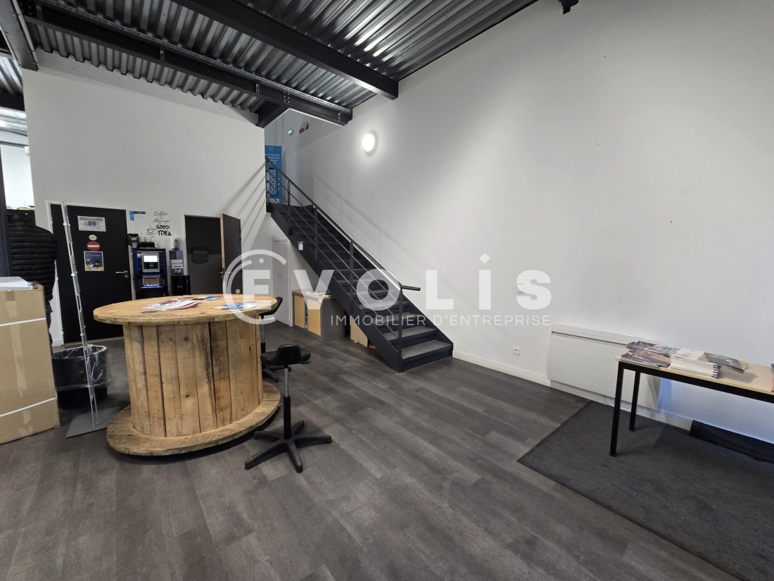 Photo 6 – location Entrepôts / activités	VILLEBON SUR YVETTE (91140)