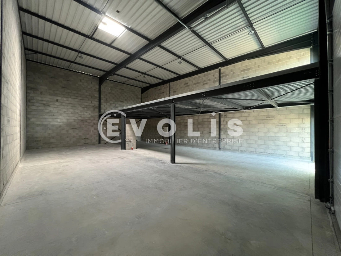 Photo 12 – vente Entrepôts / activités	VILLETTE D'ANTHON (38280)