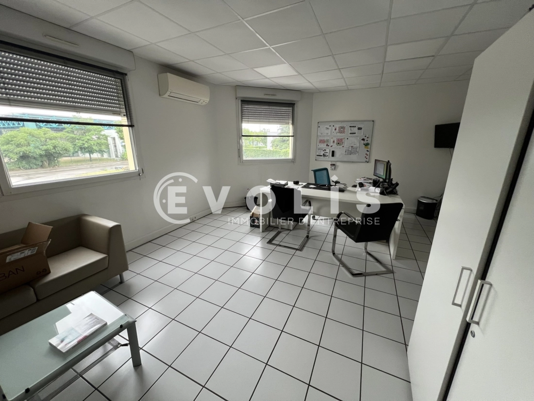 Photo 10 – location Entrepôts / activités	VENISSIEUX (69200)
