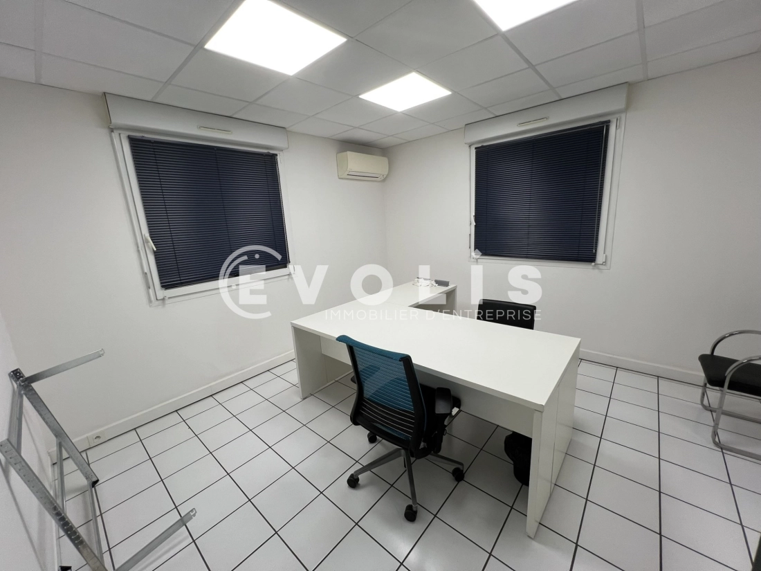 Photo 12 – location Entrepôts / activités	VENISSIEUX (69200)