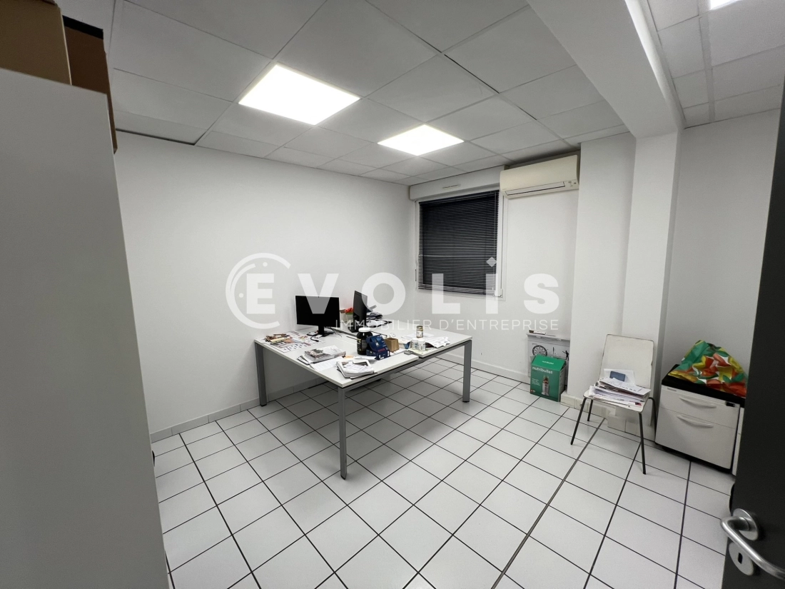 Photo 13 – location Entrepôts / activités	VENISSIEUX (69200)