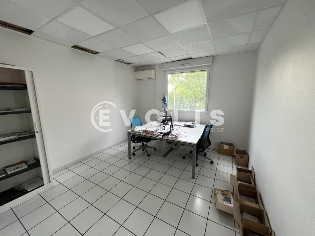 Photo 15 – location Entrepôts / activités	VENISSIEUX (69200)