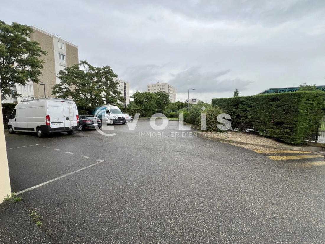 Photo 4 – location Entrepôts / activités	VENISSIEUX (69200)