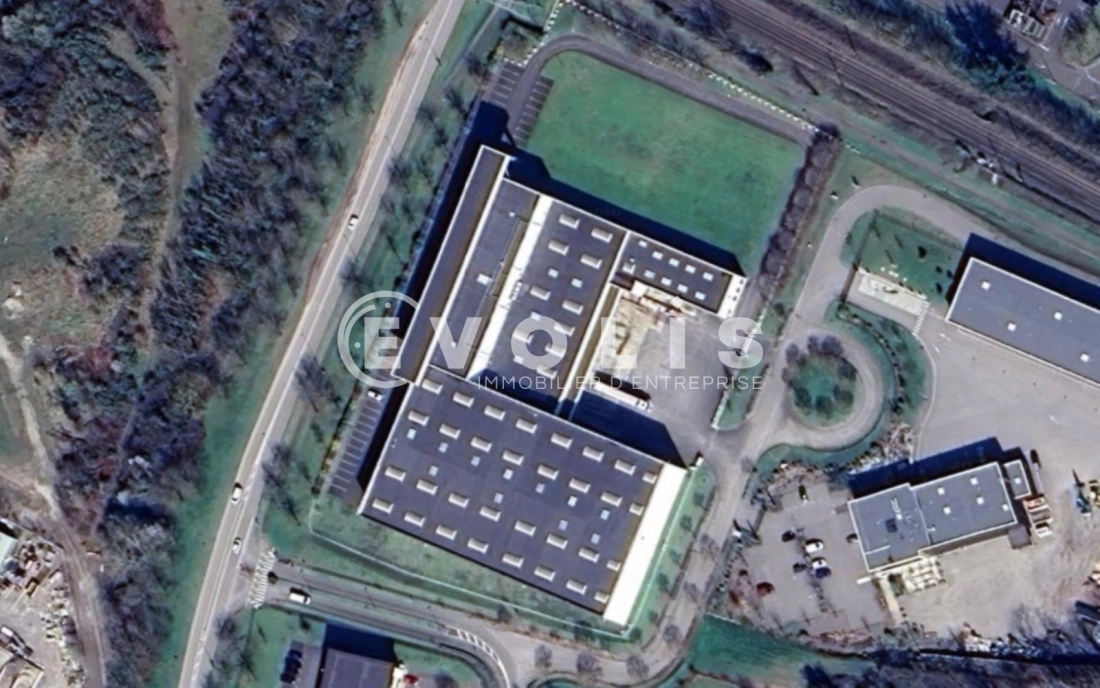 Photo 1 – location Entrepôts / activités	VILLEFONTAINE (38090)