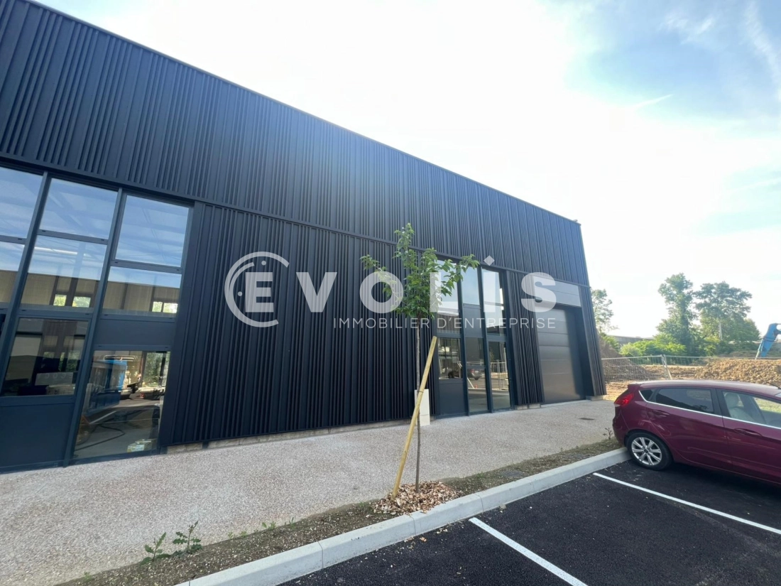 Photo 2 – location Entrepôts / activités	TREVOUX (01600)