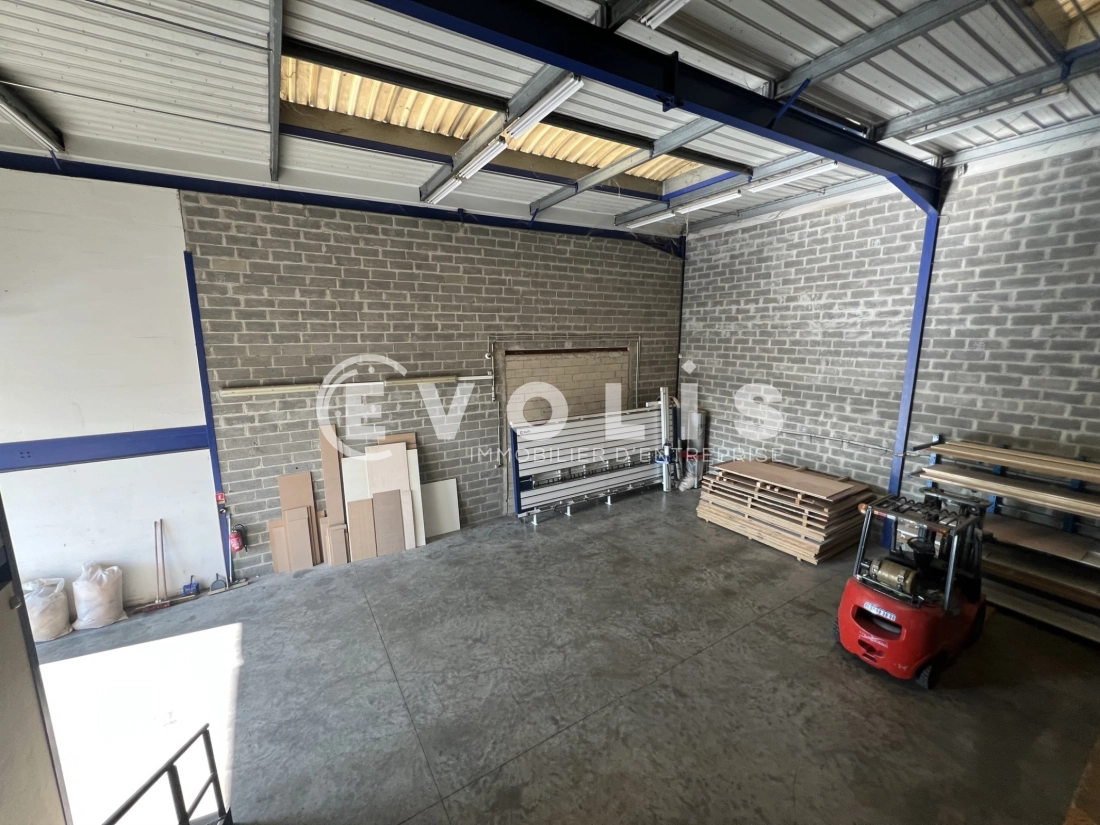 Photo 2 – location Entrepôts / activités	CHAMPIGNY SUR MARNE (94500)