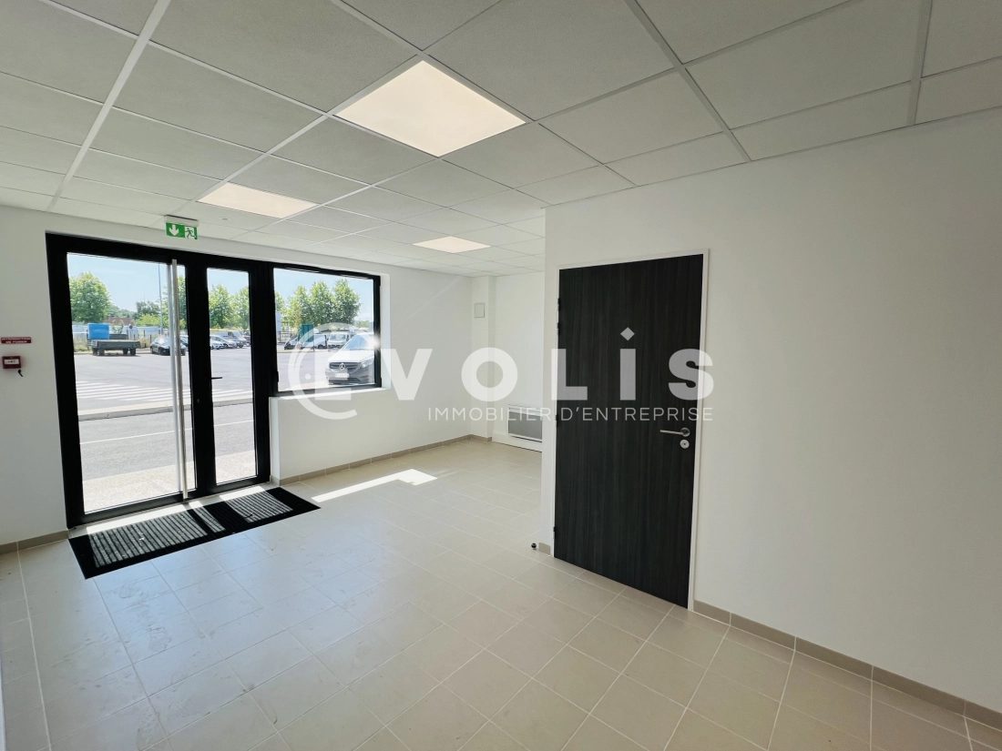 Photo 6 – location Entrepôts / activités	SAVIGNY LE TEMPLE (77176)