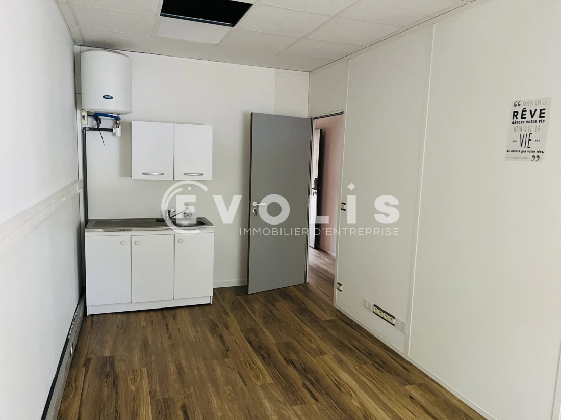 Photo 7 – location bureaux	SAVIGNY LE TEMPLE (77176)