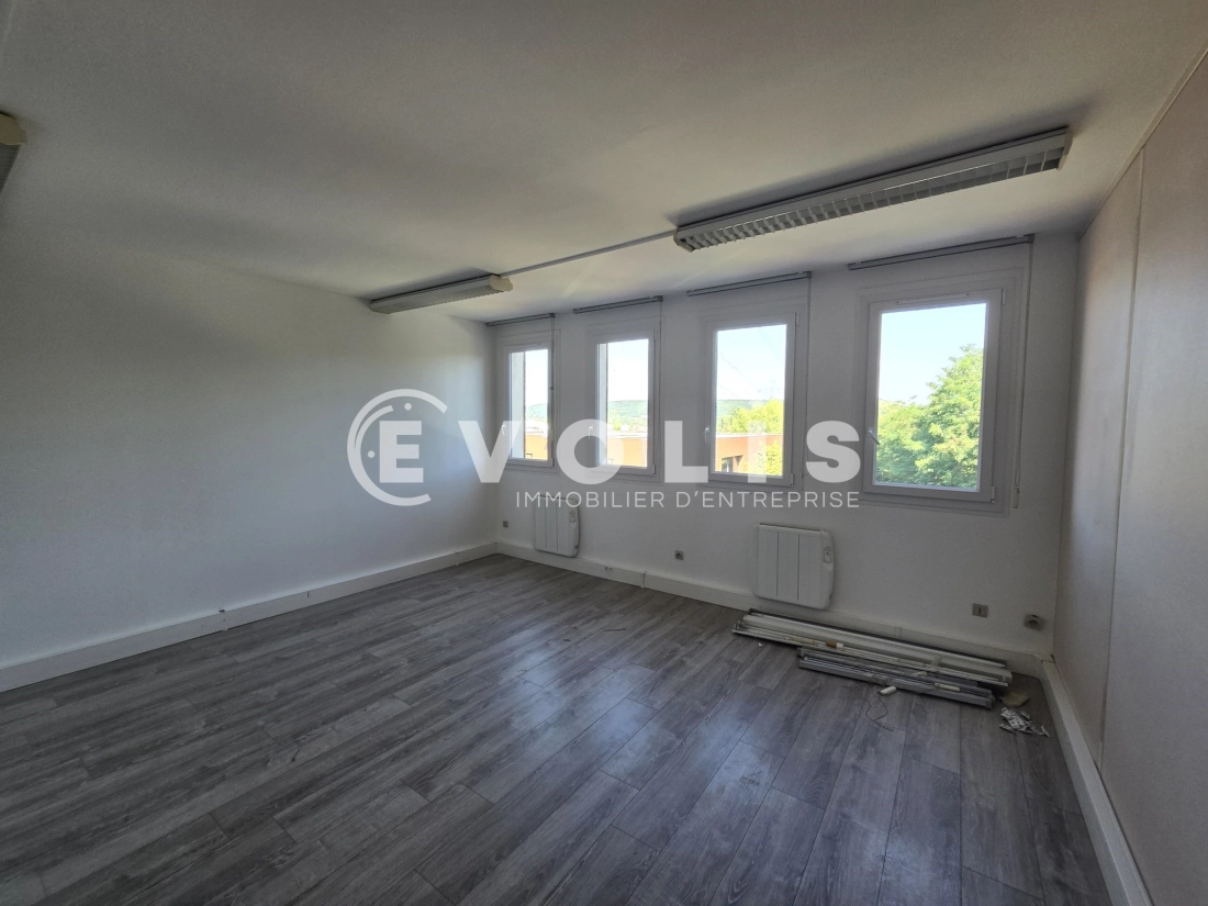 Photo 9 – location bureaux	IGNY (91430)