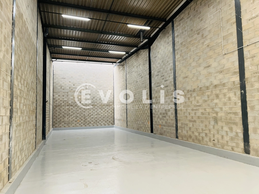 Photo 5 – location Entrepôts / activités	NOISY LE GRAND (93160)