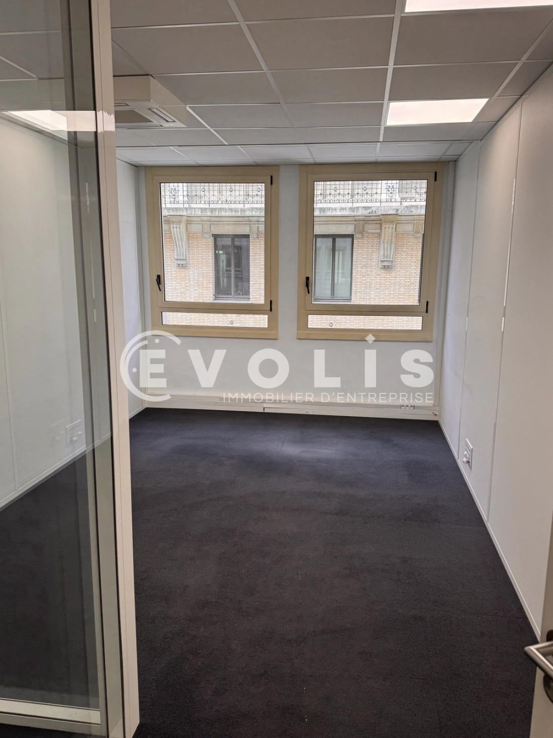 Photo 3 – location bureaux	PARIS (75008)