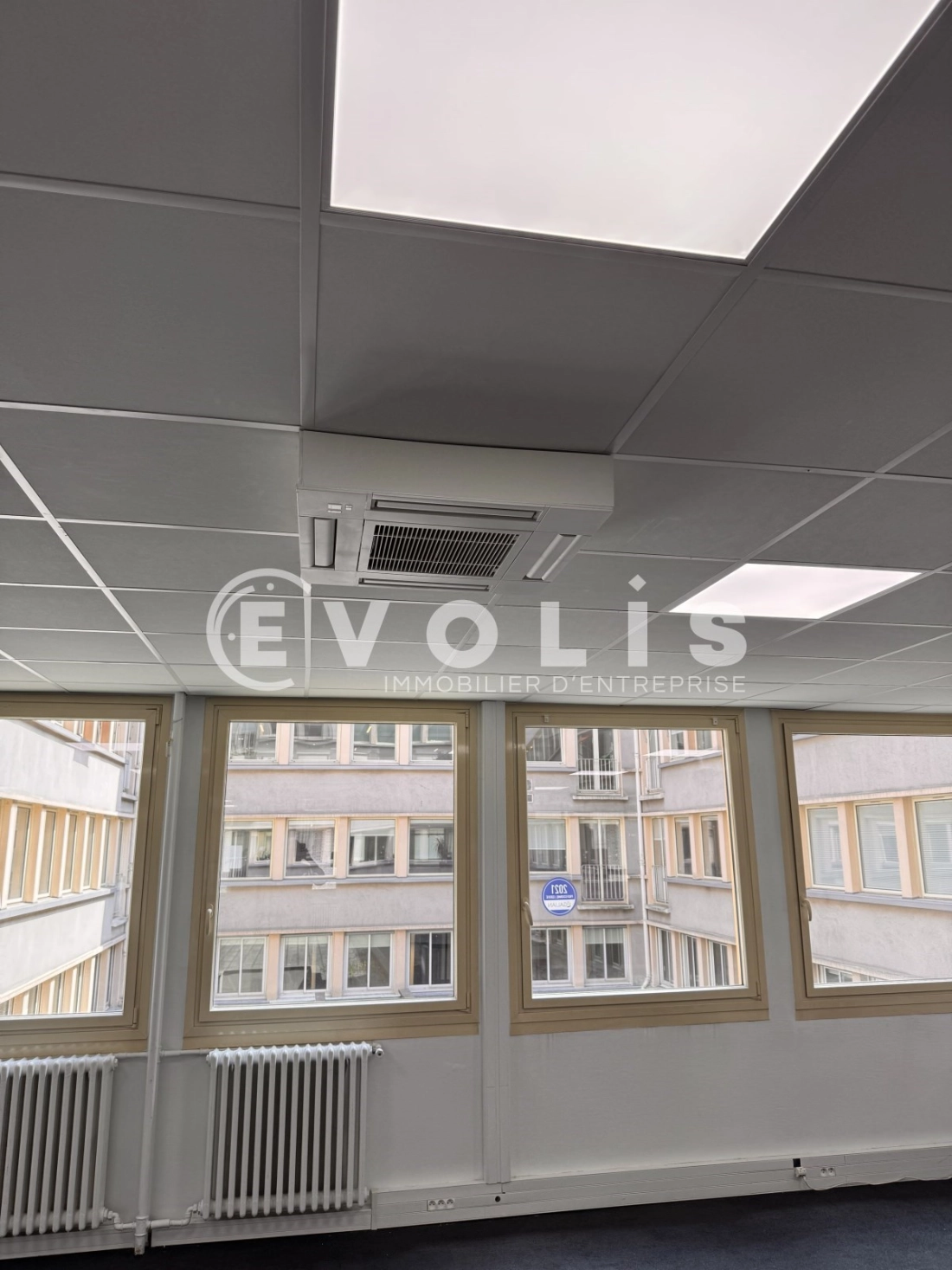Photo 4 – location bureaux	PARIS (75008)