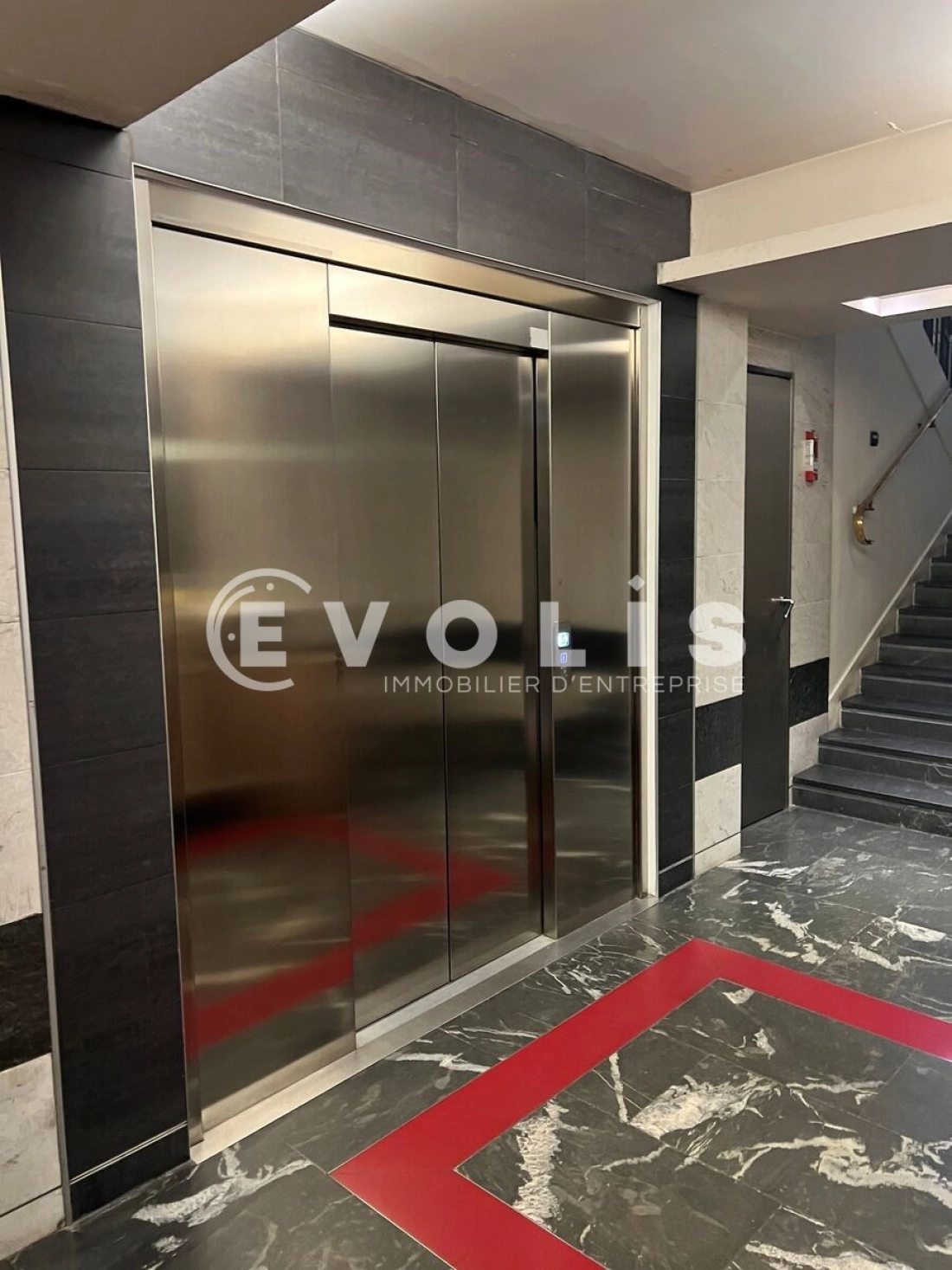 Photo 2 – location bureaux	PARIS (75008)