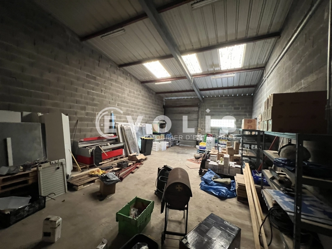 Photo 7 – location Entrepôts / activités	SAINT SYMPHORIEN D'OZON (69360)