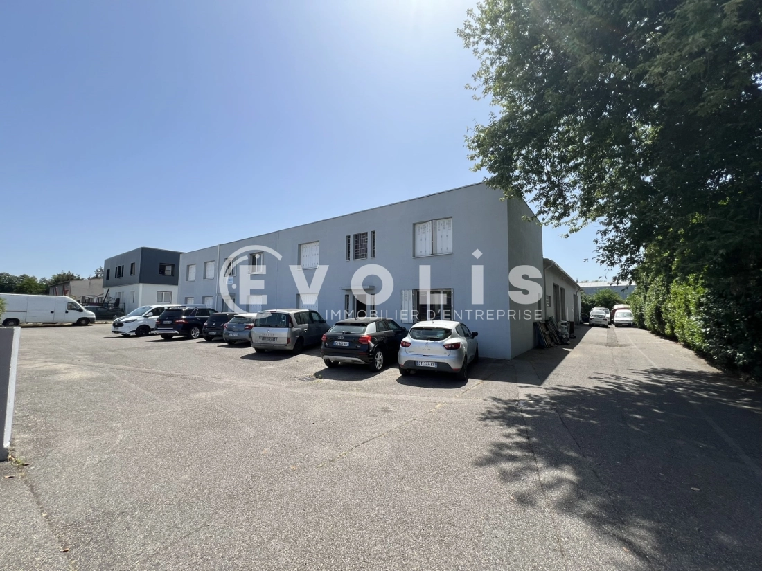 Photo 1 – location Entrepôts / activités	SAINT SYMPHORIEN D'OZON (69360)