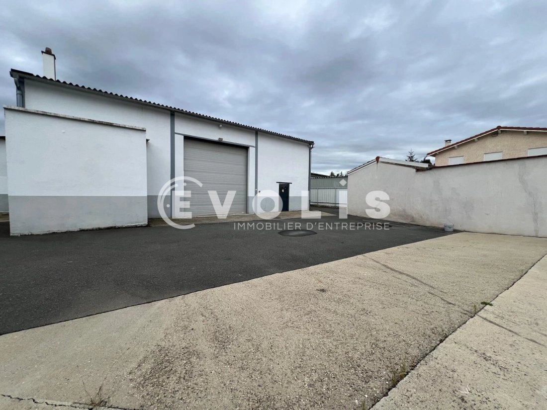 Photo 4 – location Entrepôts / activités	GRIGNY (69520)