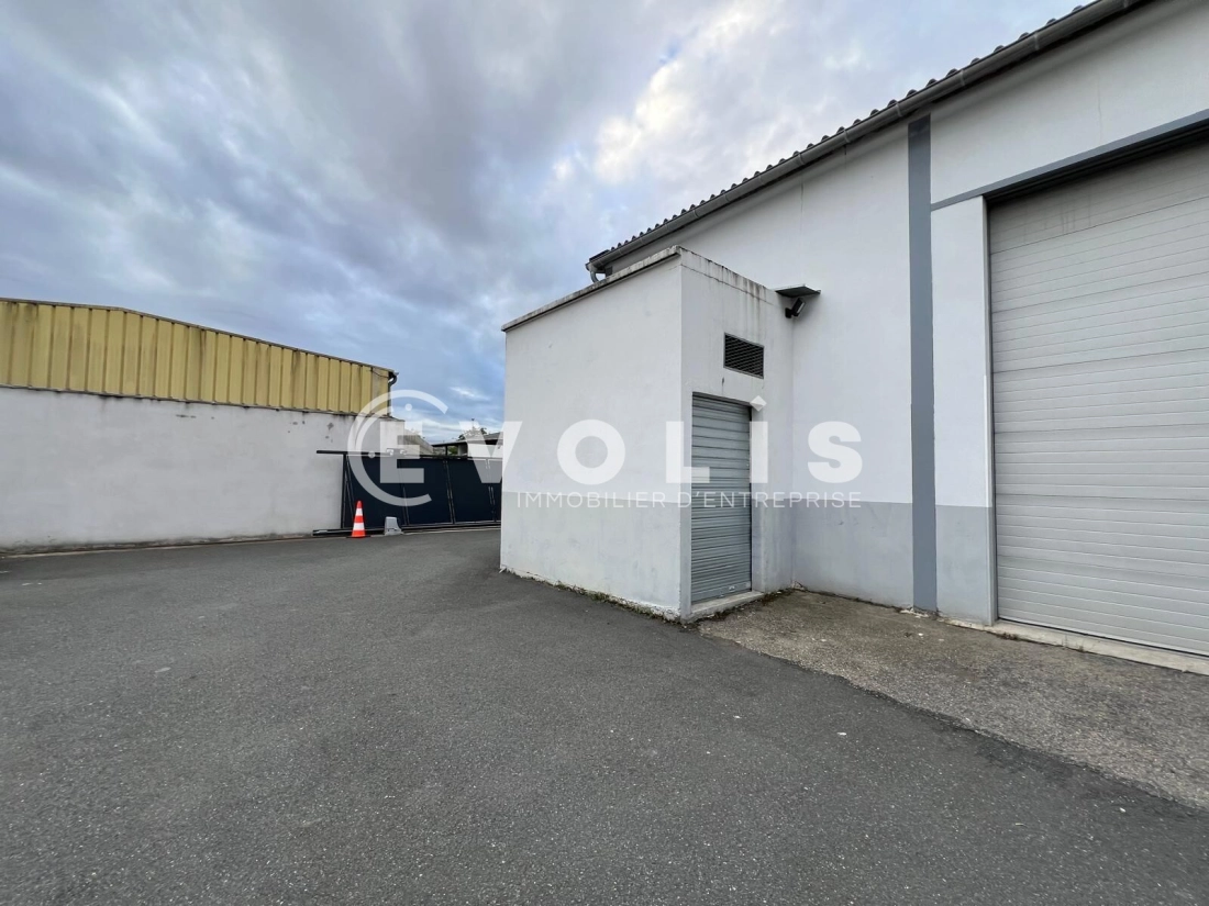 Photo 5 – location Entrepôts / activités	GRIGNY (69520)