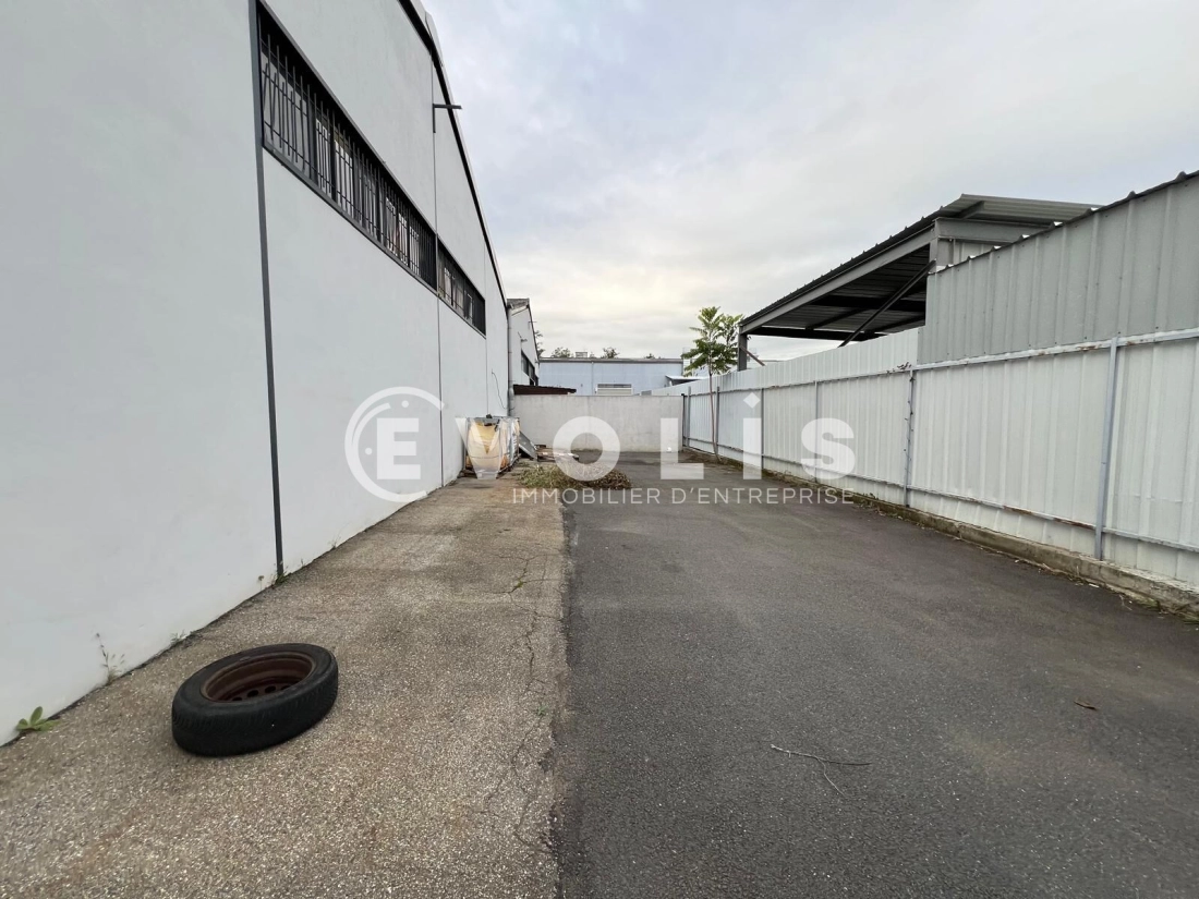 Photo 6 – location Entrepôts / activités	GRIGNY (69520)