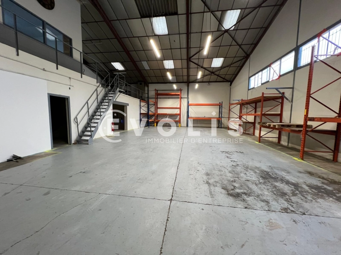 Photo 7 – location Entrepôts / activités	GRIGNY (69520)