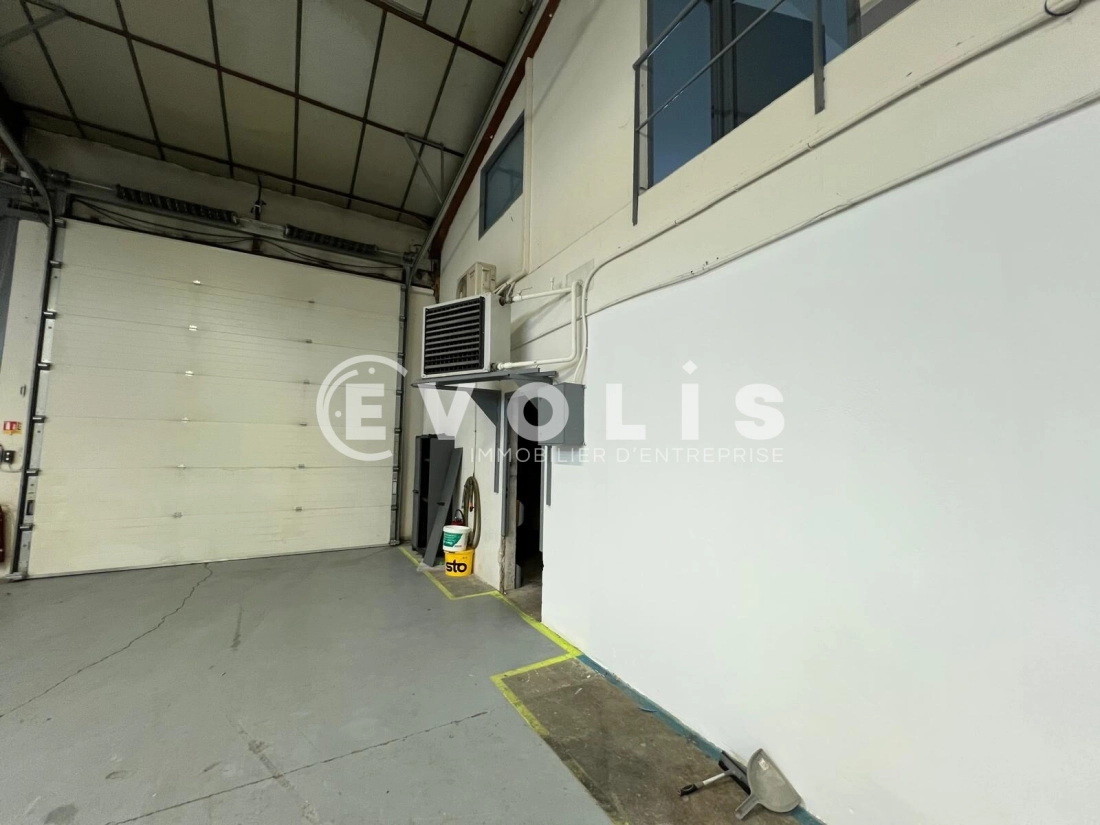 Photo 9 – location Entrepôts / activités	GRIGNY (69520)