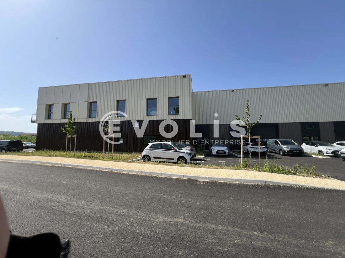 Photo 3 – vente Entrepôts / activités	RILLIEUX LA PAPE (69140)
