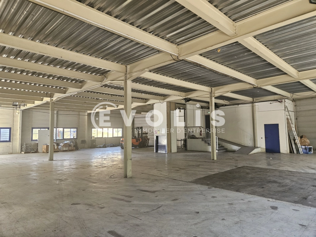 Photo 2 – location Entrepôts / activités	LES ULIS (91940)