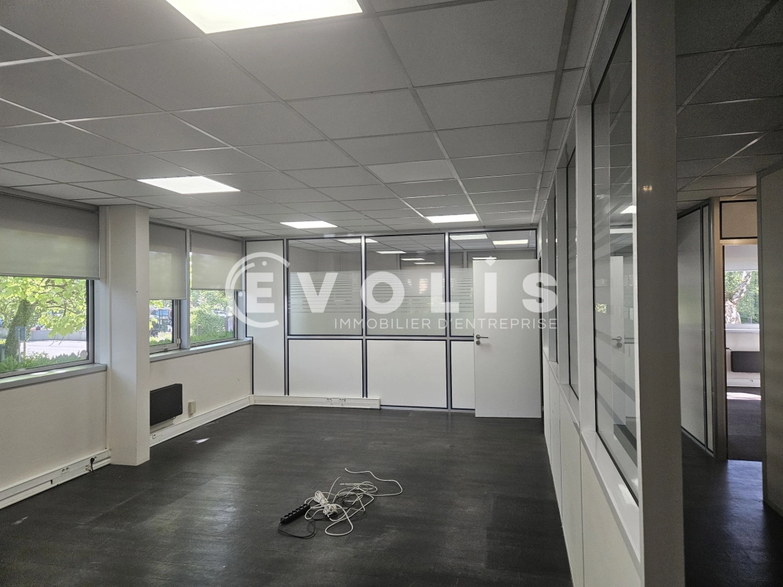 Photo 12 – location Entrepôts / activités	LES ULIS (91940)