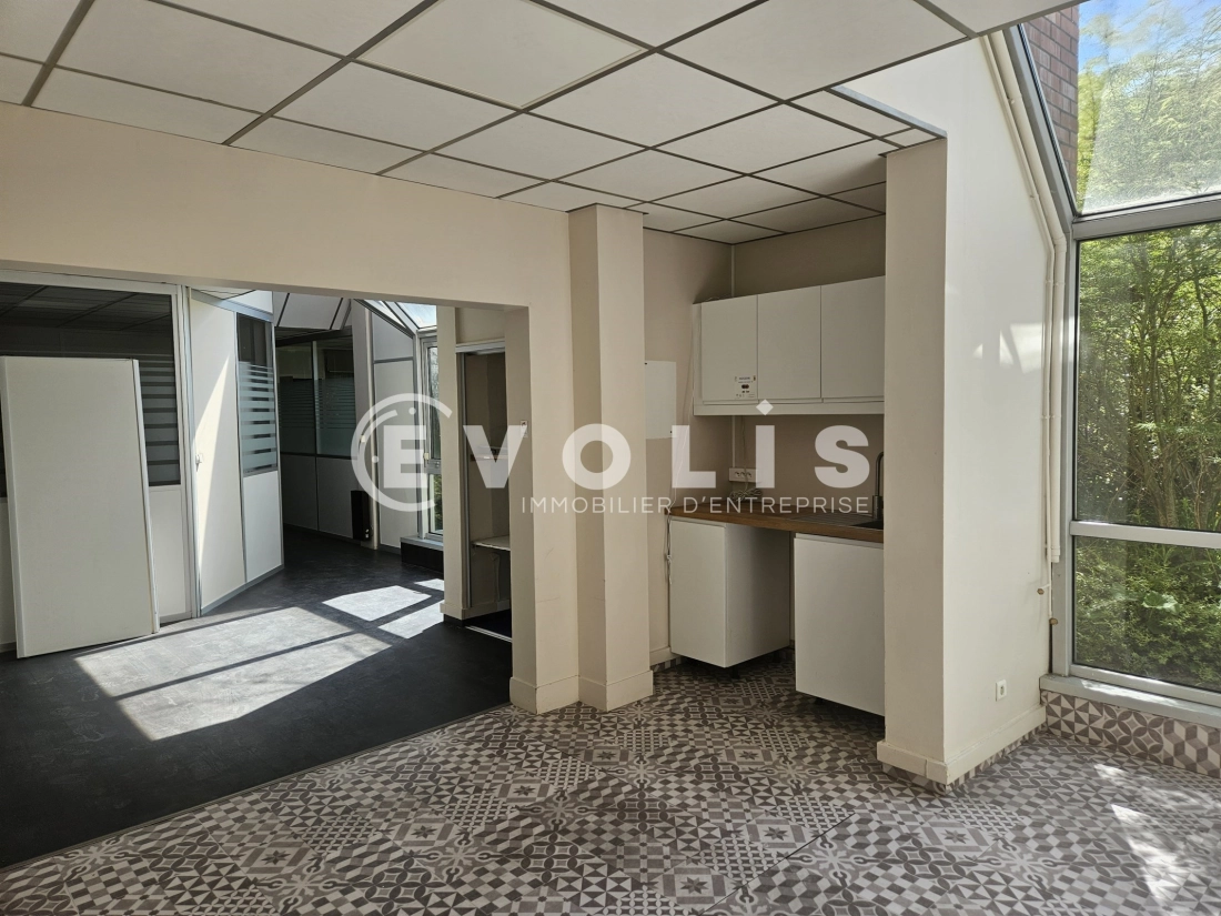 Photo 10 – location Entrepôts / activités	LES ULIS (91940)