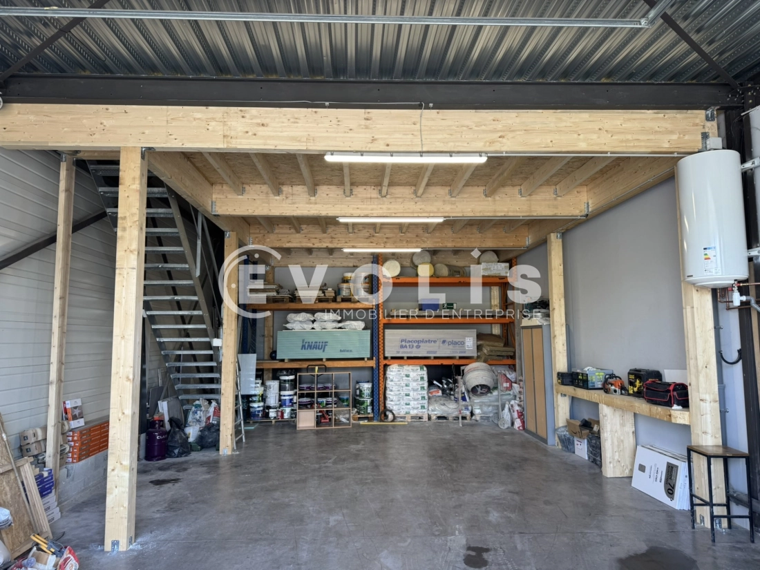 Photo 2 – location Entrepôts / activités	BEYNOST (01700)